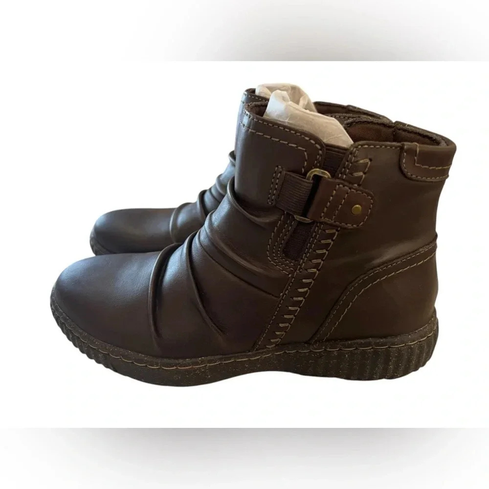 NWOB Clarks Collection Women’s Caroline Leather Ruched Ankle Boots - Picture 2 of 7